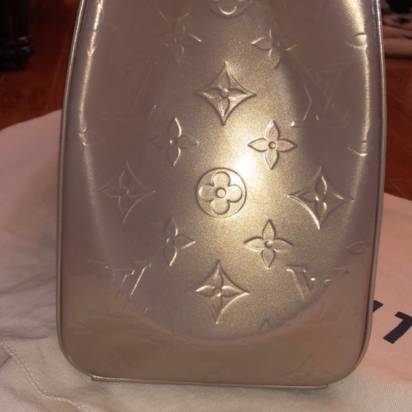 Authentic LouisVuitton Vernis Monogram Tote - Picture 6 of 9